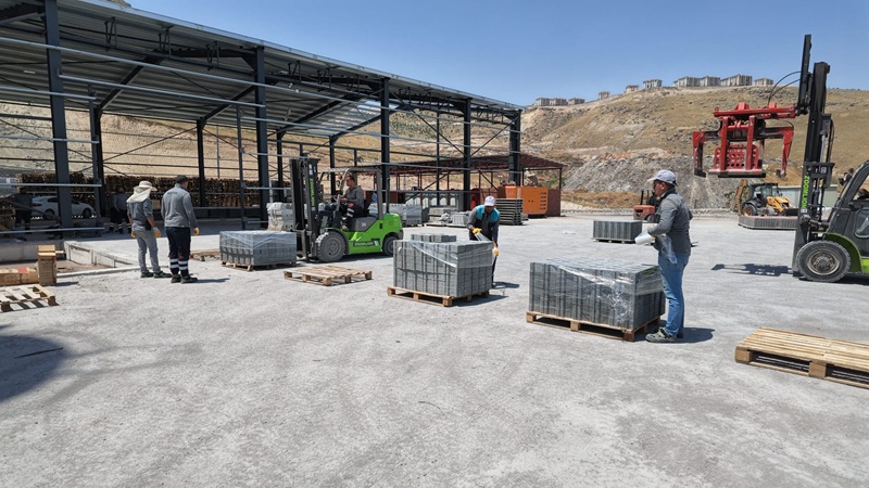 Battalgazi Belediyesi Kilit Taşı ve Bordür Üretim Tesisi Üretime Başladı