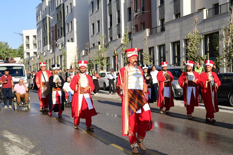 Kayısı Festivali Kortej Yürüyüşü Coşkuyla Yapıldı