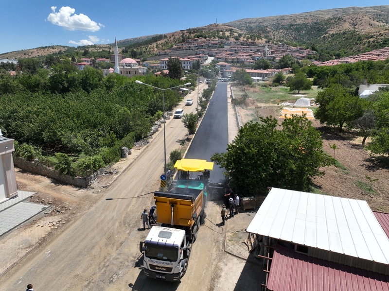 Büyükşehir Belediyesinden Kırsal Mahallelere 860 Kilometre Asfalt Çalışması