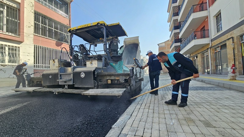 Battalgazi Belediyesi TOKI Konutlarının Bağlantı Yollarını Asfaltladı